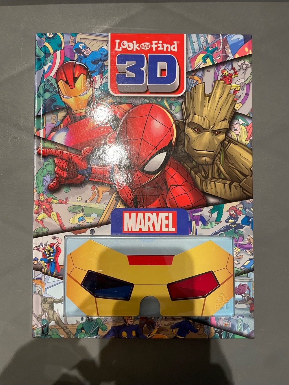 Marvel Look and Find 3D Book with Glasses Hardcover New